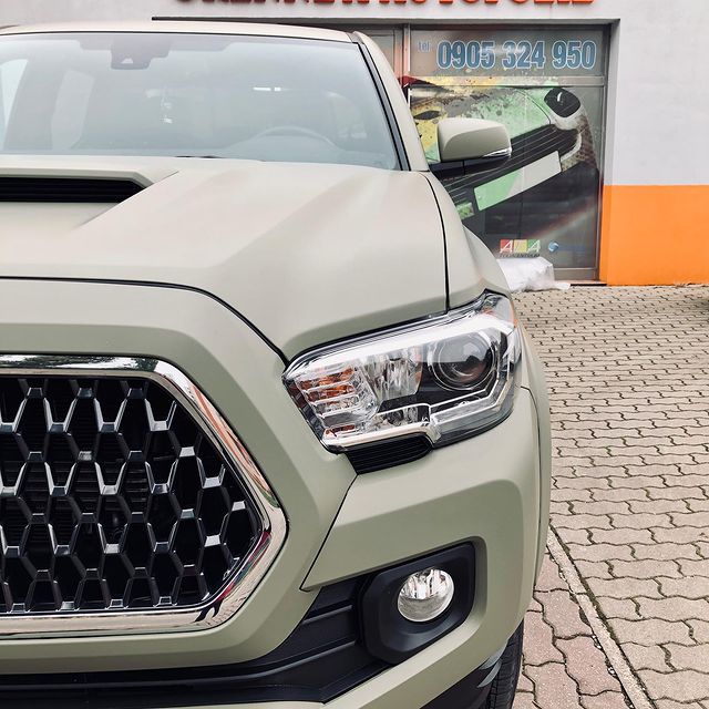 #zmenafarbyfoliou #celopolep #toyotatacoma #skyfol #averydennisonwraps